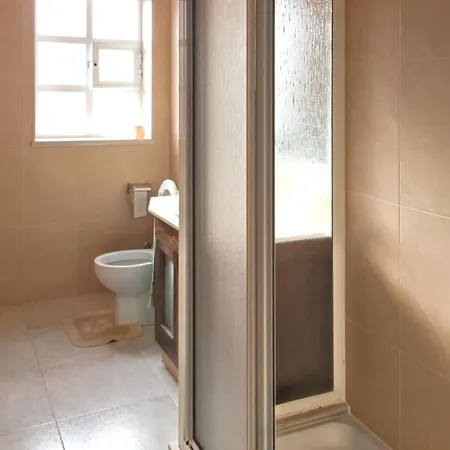 Apartamento Spacious Facing The Sea 75 M² Terrace Laxe