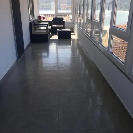 Spacious Facing The Sea 75 M² Terrace شقة