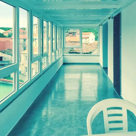 Spacious Facing The Sea 75 M² Terrace شقة لاتشي